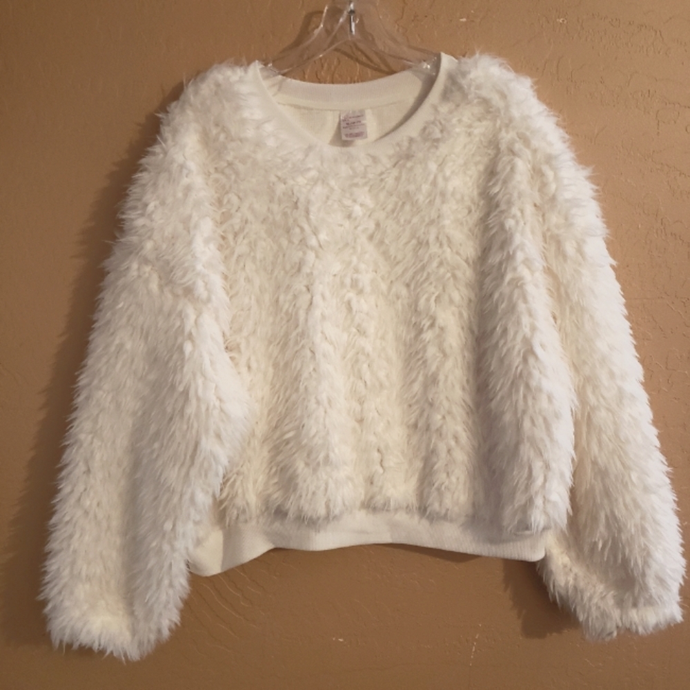 (XL) Luxurious Oversized White Fuzzy Yeti Sweater/Sweatshirt